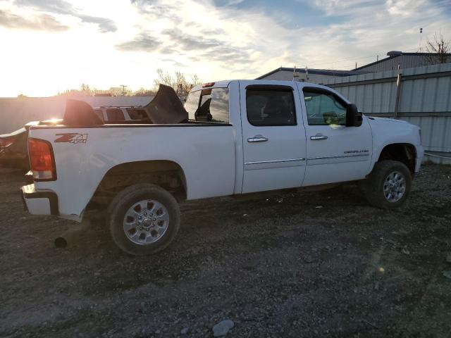 1GT426E89CF208277 - 2012 GMC SIERRA K3500 DENALI WHITE photo 3