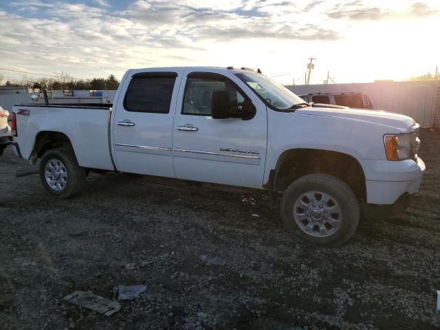 1GT426E89CF208277 - 2012 GMC SIERRA K3500 DENALI WHITE photo 4