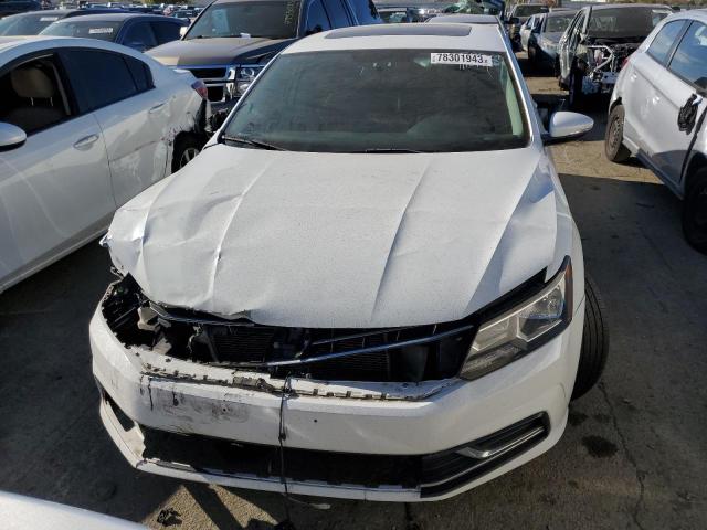 1VWBS7A35GC024840 - 2016 VOLKSWAGEN PASSAT SE WHITE photo 5