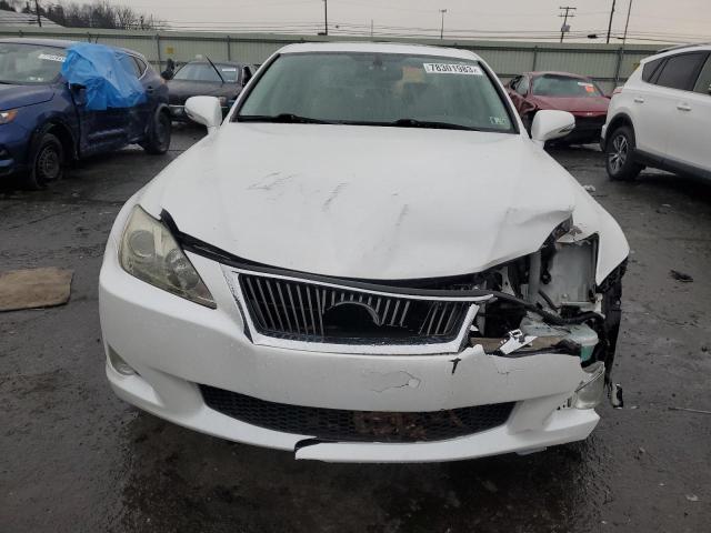 JTHCF5C24A5038324 - 2010 LEXUS IS 250 WHITE photo 5