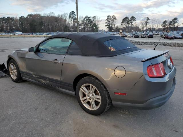 1ZVBP8EN5A5171917 - 2010 FORD MUSTANG GRAY photo 2