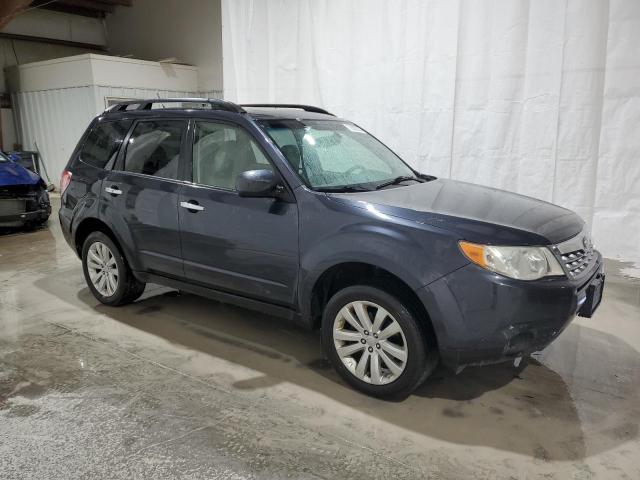 JF2SHAEC7DH429896 - 2013 SUBARU FORESTER LIMITED GRAY photo 4