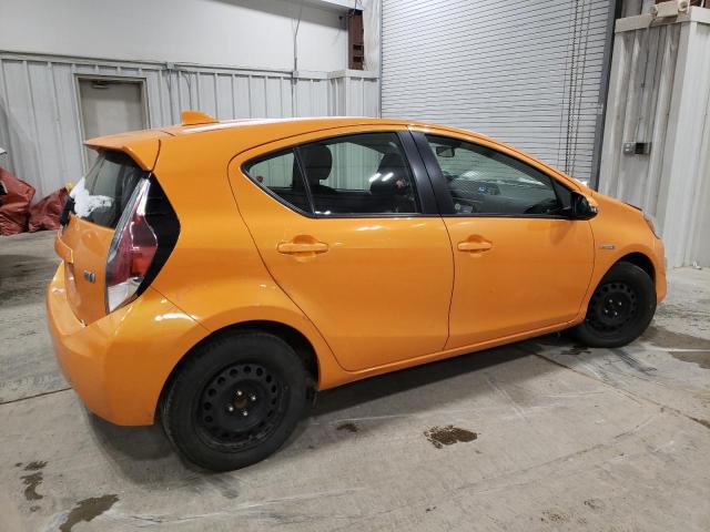 JTDKDTB31F1110273 - 2015 TOYOTA PRIUS C ORANGE photo 3