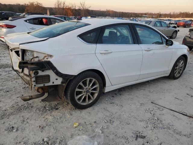 3FA6P0HD4HR137487 - 2017 FORD FUSION SE WHITE photo 3