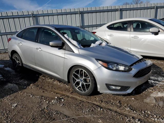 1FADP3H27JL293793 - 2018 FORD FOCUS SEL SILVER photo 4