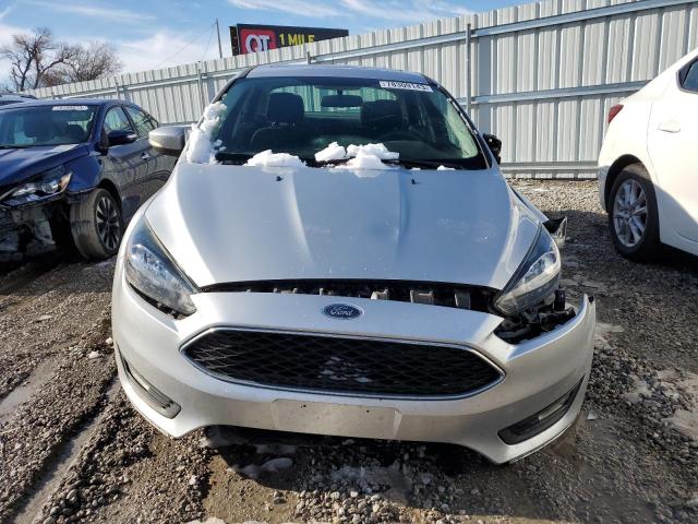 1FADP3H27JL293793 - 2018 FORD FOCUS SEL SILVER photo 5