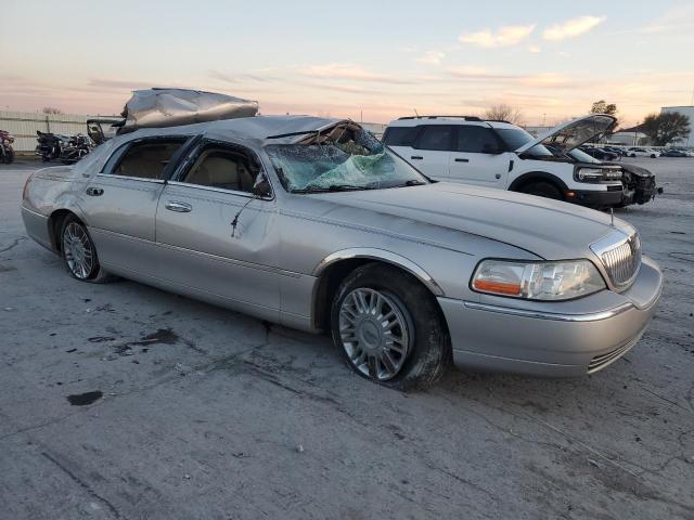 2LNHM82V88X636933 - 2008 LINCOLN TOWN CAR SIGNATURE LIMITED SILVER photo 4