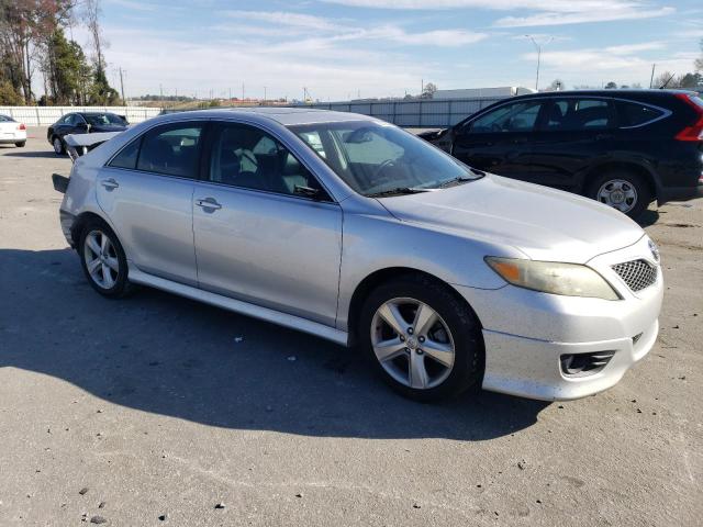 4T1BK3EK3BU132398 - 2011 TOYOTA CAMRY SE SILVER photo 4