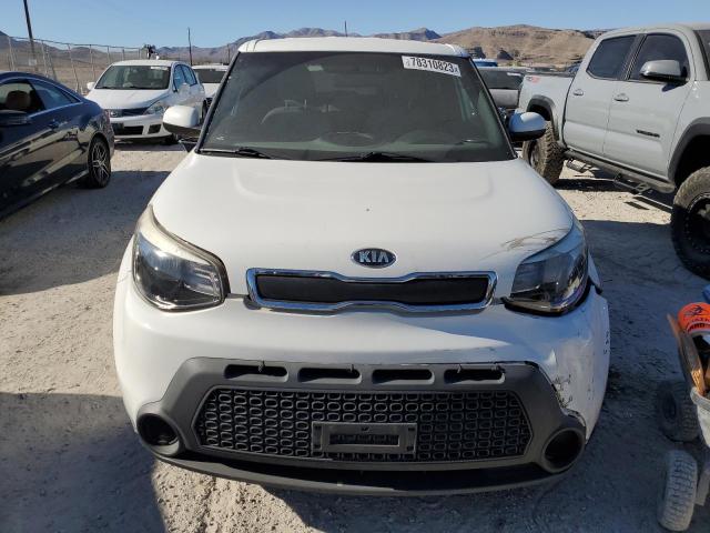 KNDJN2A22F7223304 - 2015 KIA SOUL WHITE photo 5