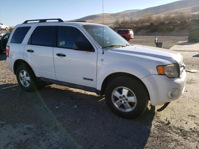 1FMCU03198KD05644 - 2008 FORD ESCAPE XLT WHITE photo 4