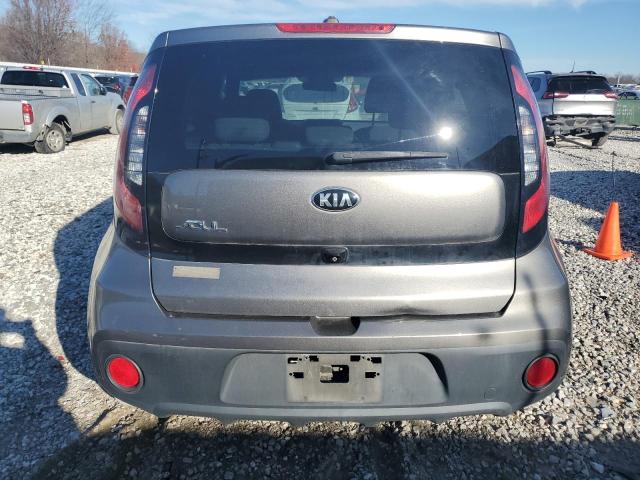 KNDJN2A21J7577257 - 2018 KIA SOUL GRAY photo 6