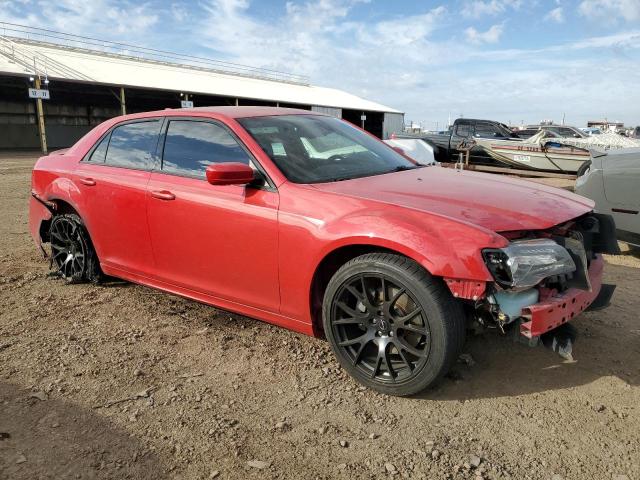 2C3CCABT7FH829321 - 2015 CHRYSLER 300 S RED photo 4