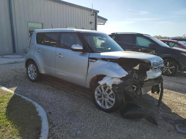 KNDJP3A56J7545849 - 2018 KIA SOUL + SILVER photo 4