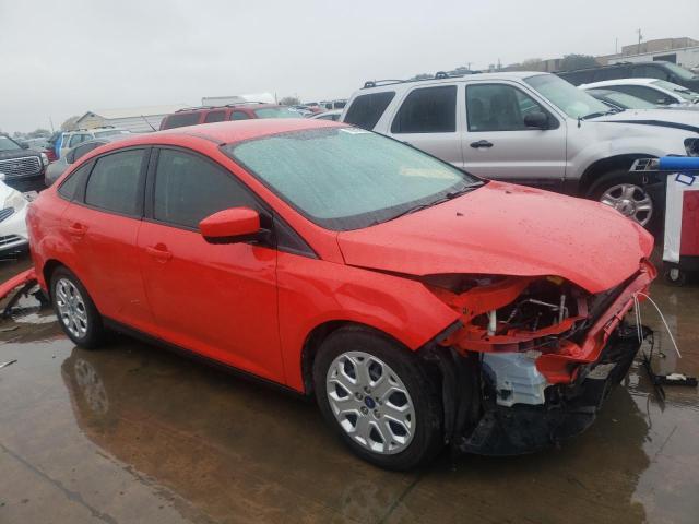 1FAHP3F23CL272754 - 2012 FORD FOCUS SE RED photo 4