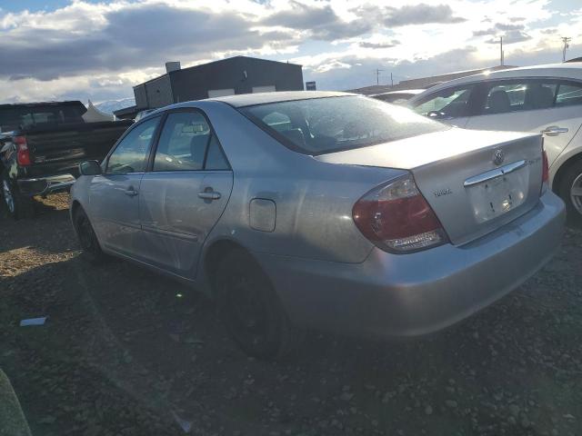 4T1BE32K25U632777 - 2005 TOYOTA CAMRY LE SILVER photo 2