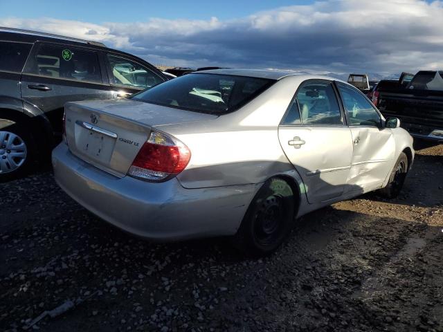 4T1BE32K25U632777 - 2005 TOYOTA CAMRY LE SILVER photo 3