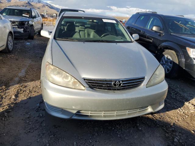 4T1BE32K25U632777 - 2005 TOYOTA CAMRY LE SILVER photo 5
