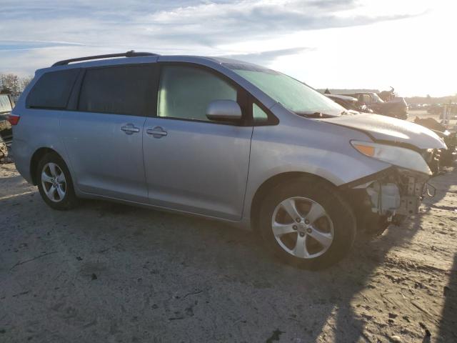 5TDKK3DC5FS567917 - 2015 TOYOTA SIENNA LE SILVER photo 4