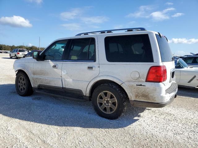 5LMFU28R93LJ24633 - 2003 LINCOLN NAVIGATOR WHITE photo 2