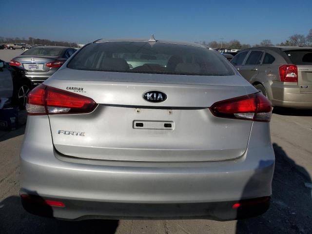 3KPFK4A72JE181196 - 2018 KIA FORTE LX SILVER photo 6