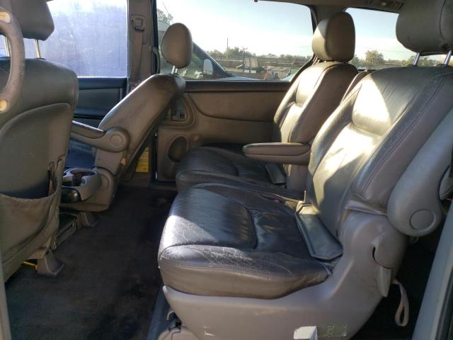 5TDZA23C84S139625 - 2004 TOYOTA SIENNA CE BROWN photo 11