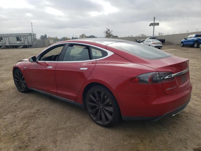 5YJSA1E24FF120156 - 2015 TESLA MODEL S წითელი ფოტო 2