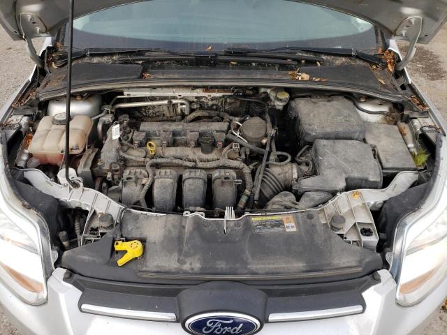 1FAHP3F2XCL471557 - 2012 FORD FOCUS SE GRAY photo 11