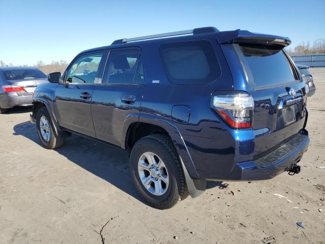 JTEMU5JR2P6099004 - 2023 TOYOTA 4RUNNER SE BLUE photo 2