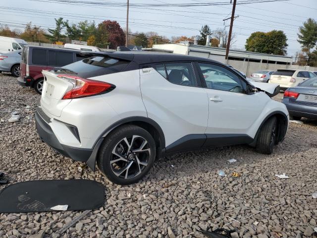 NMTKHMBXXMR119341 - 2021 TOYOTA C-HR XLE WHITE photo 3