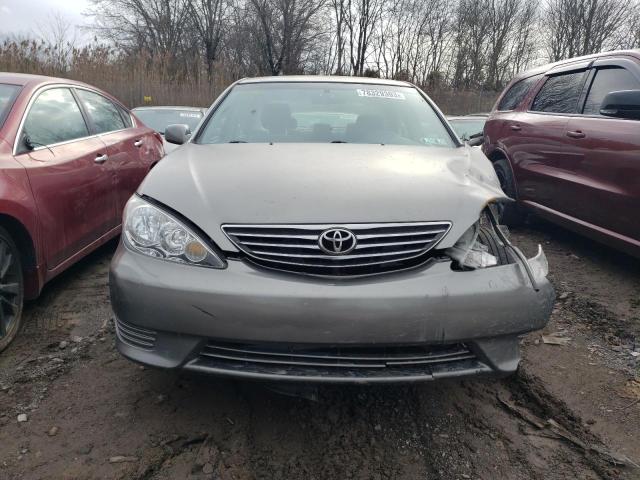 4T1BE30K15U603869 - 2005 TOYOTA CAMRY LE GRAY photo 5