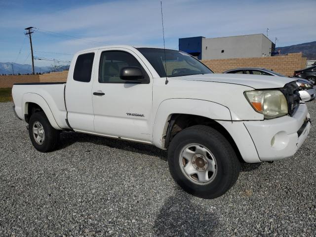 5TETU62N36Z228595 - 2006 TOYOTA TACOMA PRERUNNER ACCESS CAB WHITE photo 4