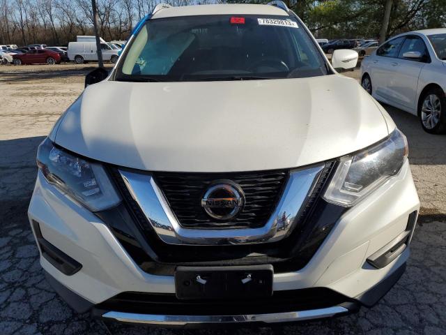 KNMAT2MV6JP555203 - 2018 NISSAN ROGUE S WHITE photo 5