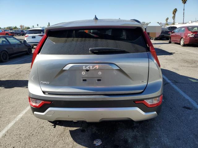 KNDCP3LE6P5070018 - 2023 KIA NIRO LX GRAY photo 6