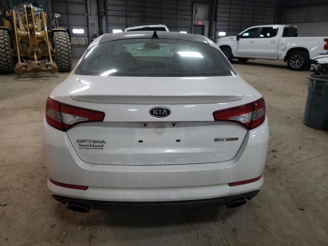 KNAGR4A68B5142324 - 2011 KIA OPTIMA SX WHITE photo 6