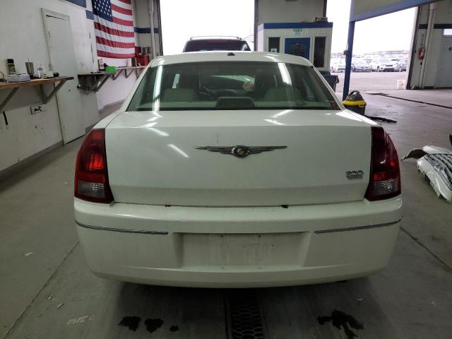 2C3KA53G56H370204 - 2006 CHRYSLER 300 TOURING WHITE photo 6