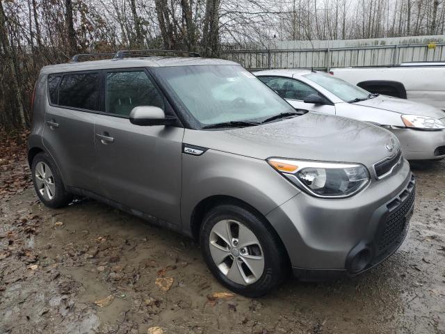 KNDJN2A25F7217173 - 2015 KIA SOUL GRAY photo 4