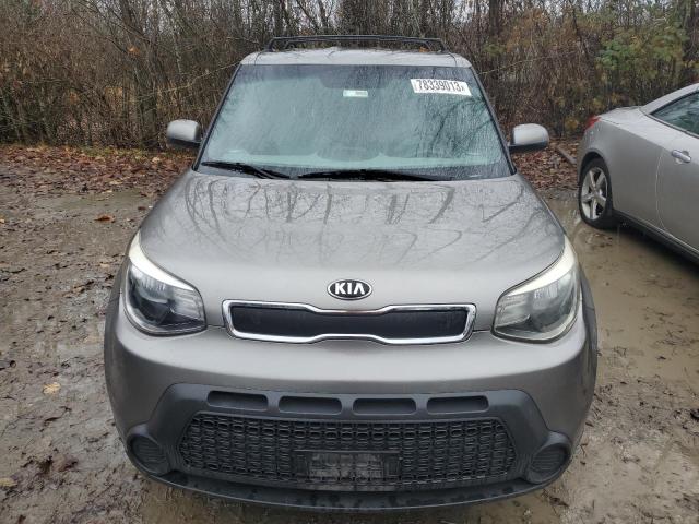 KNDJN2A25F7217173 - 2015 KIA SOUL GRAY photo 5