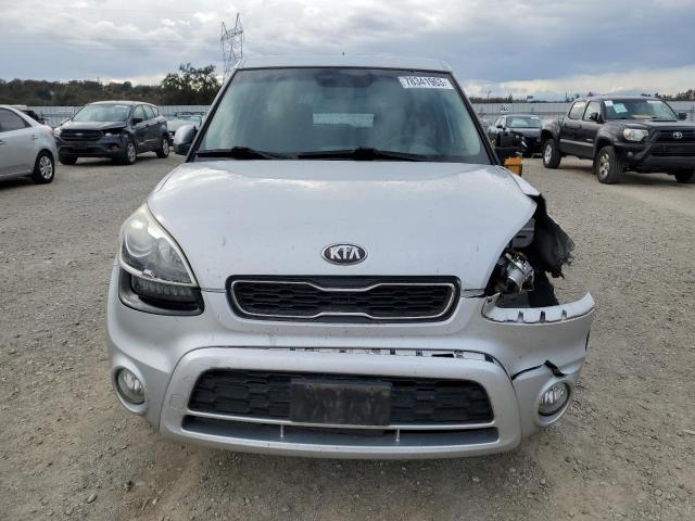 KNDJT2A61D7755553 - 2013 KIA SOUL + SILVER photo 5