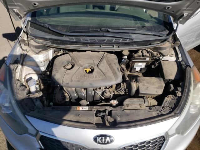 KNAFK4A60G5503892 - 2016 KIA FORTE LX SILVER photo 11