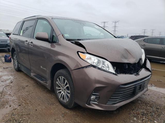 5TDYZ3DC4JS921571 - 2018 TOYOTA SIENNA XLE BROWN photo 4