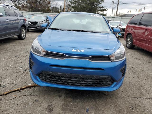 3KPA25AD6PE539754 - 2023 KIA RIO S BLUE photo 5