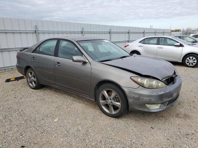 JTDBA32K860026439 - 2006 TOYOTA CAMRY SE GRAY photo 4