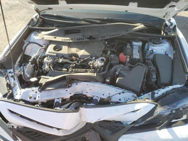 4T1T11AK4NU044823 - 2022 TOYOTA CAMRY SE WHITE photo 11