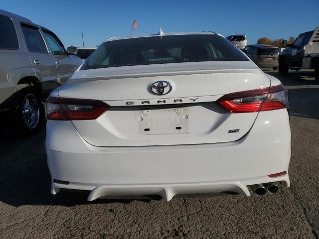 4T1T11AK4NU044823 - 2022 TOYOTA CAMRY SE WHITE photo 6