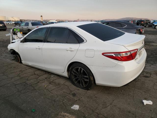 4T1BF1FK1HU762405 - 2017 TOYOTA CAMRY LE WHITE photo 2