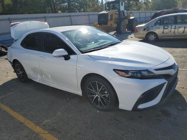 4T1G11AK0PU805366 - 2023 TOYOTA CAMRY SE NIGHT SHADE WHITE photo 4