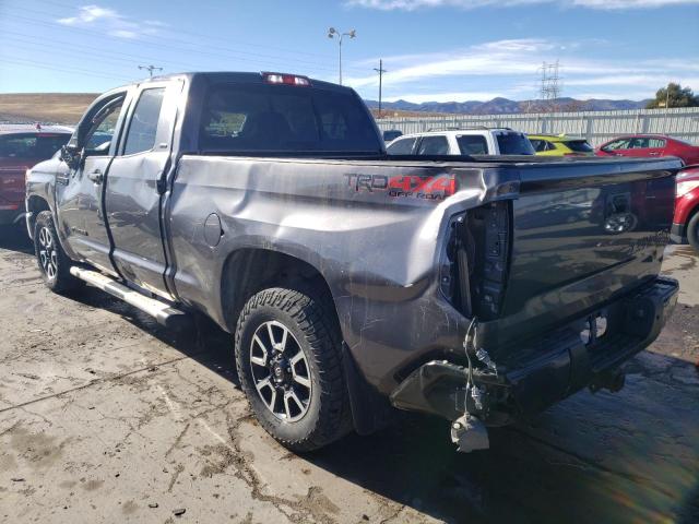 5TFUW5F17HX608694 - 2017 TOYOTA TUNDRA DOUBLE CAB SR/SR5 GRAY photo 2