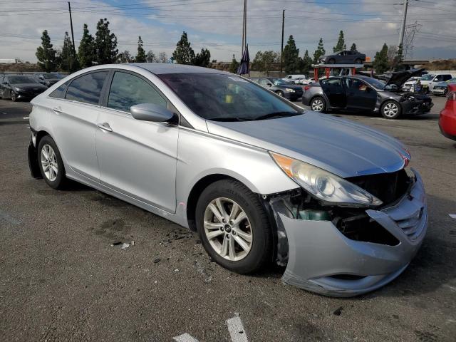 5NPEB4AC7DH747829 - 2013 HYUNDAI SONATA GLS SILVER photo 4