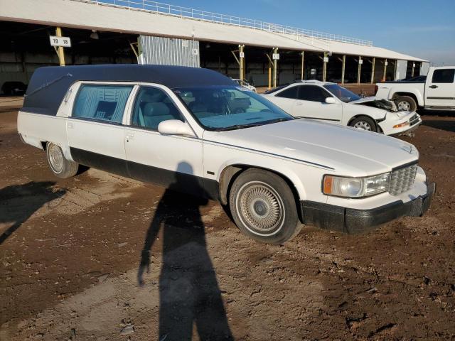 1GEFH90PXTR704458 - 1996 CADILLAC COMMERCIAL WHITE photo 4