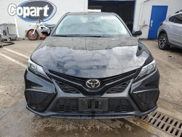 4T1T11AK6PU732342 - 2023 TOYOTA CAMRY SE NIGHT SHADE BLACK photo 5